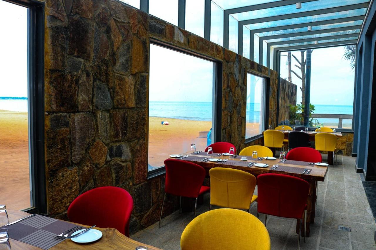 Earl'S Regent Negombo Hotel ภายนอก รูปภาพ