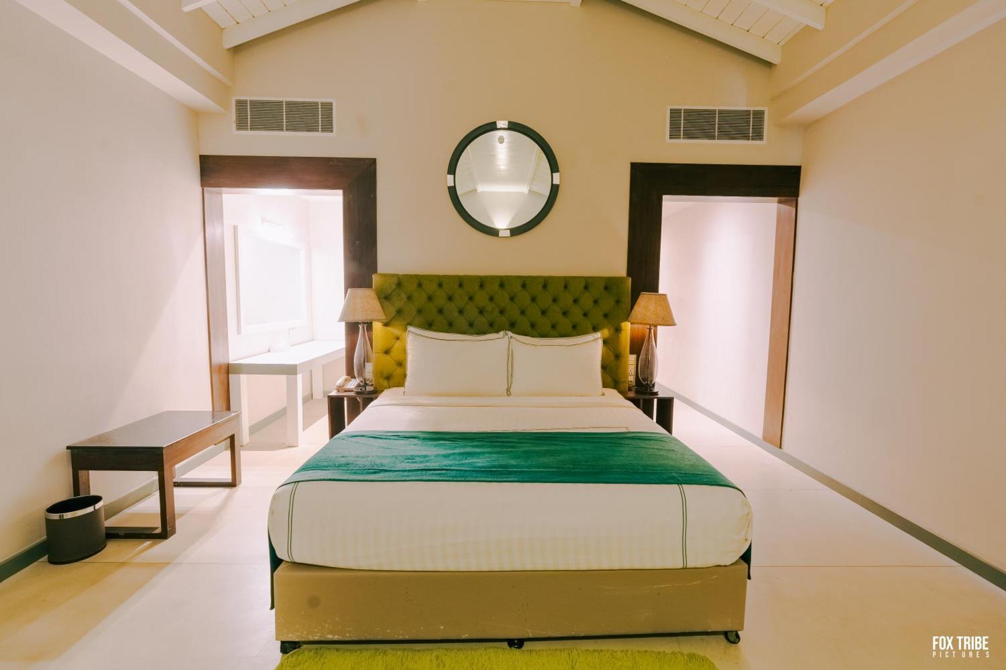 Earl'S Regent Negombo Hotel ภายนอก รูปภาพ