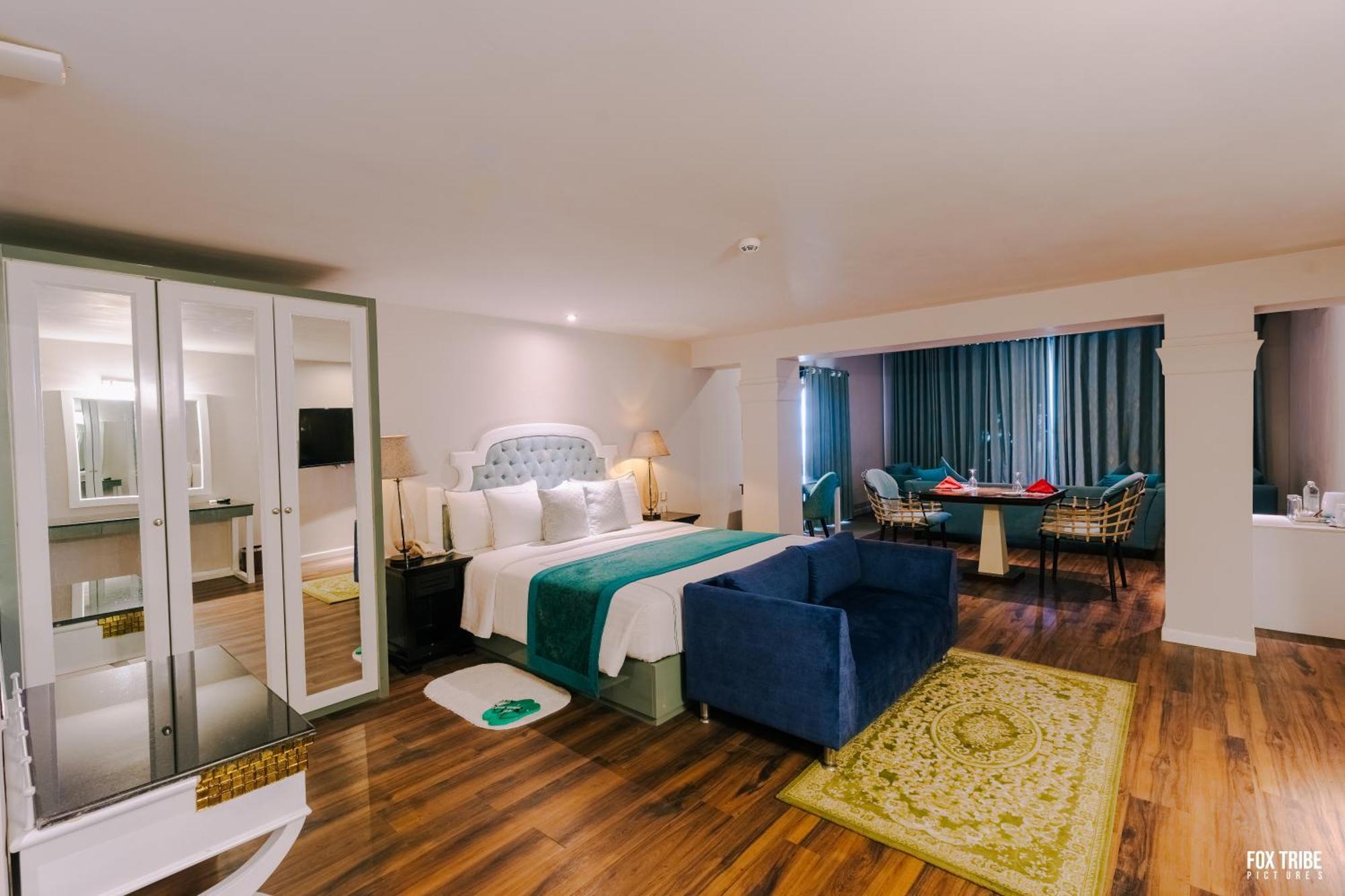 Earl'S Regent Negombo Hotel ภายนอก รูปภาพ