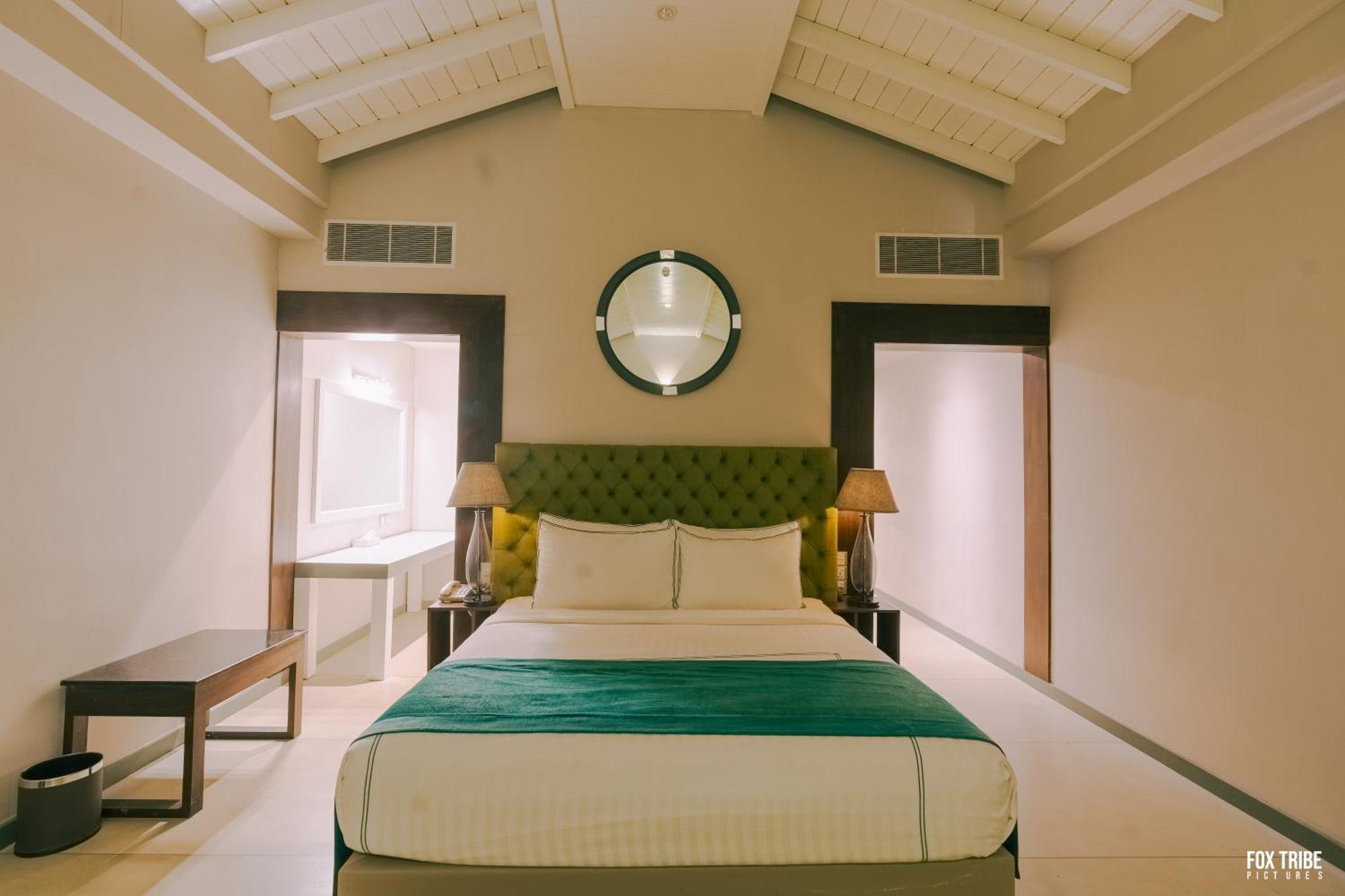 Earl'S Regent Negombo Hotel ภายนอก รูปภาพ