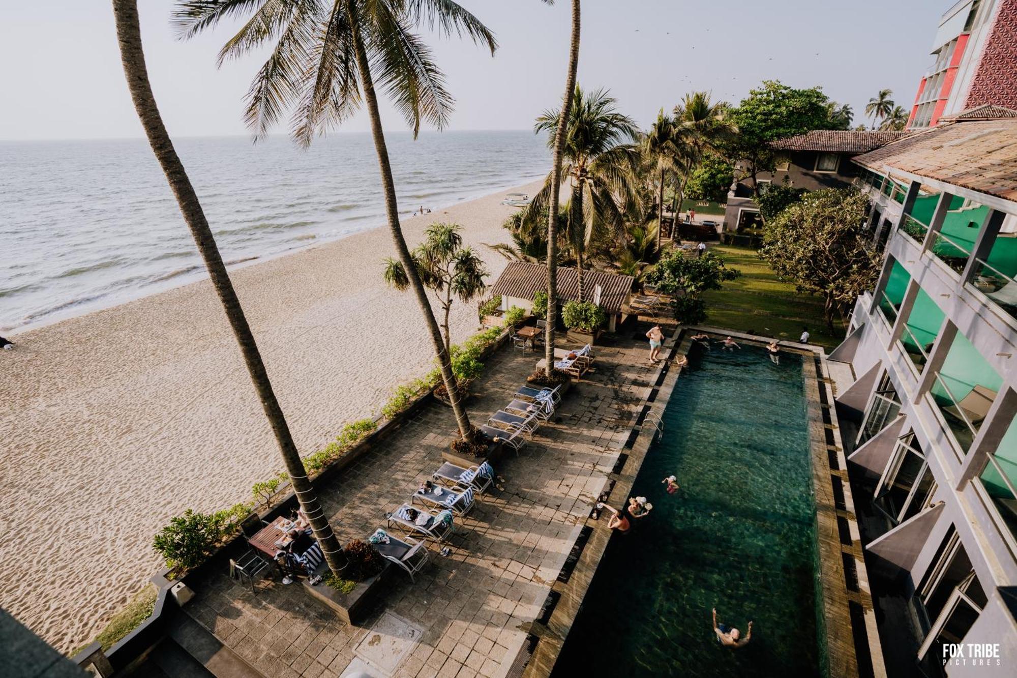 Earl'S Regent Negombo Hotel ภายนอก รูปภาพ